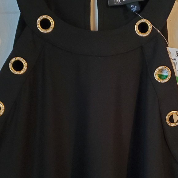 INC International Concepts cold shoulder top. PL. Black. NWT. - Picture 2 of 8